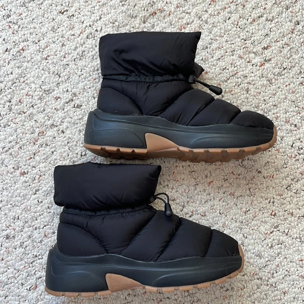 H&M Black Puffer Winter Boots with Brown Soles